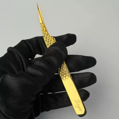 ZOYA - 24K GOLD - ferde izoláló szempillacsipesz