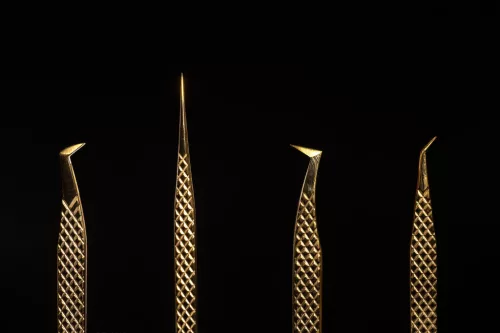 MILA - gebogene Isolationspinzette für Wimpernextensions