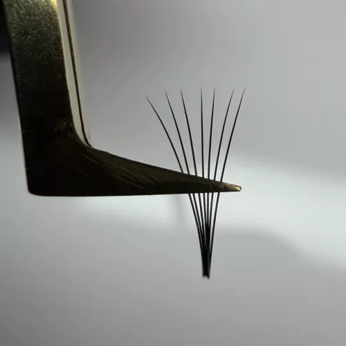 True Lashes x Deep Lashes - Mrs. Always Right Volume-Pinzette für Wimpernextensions